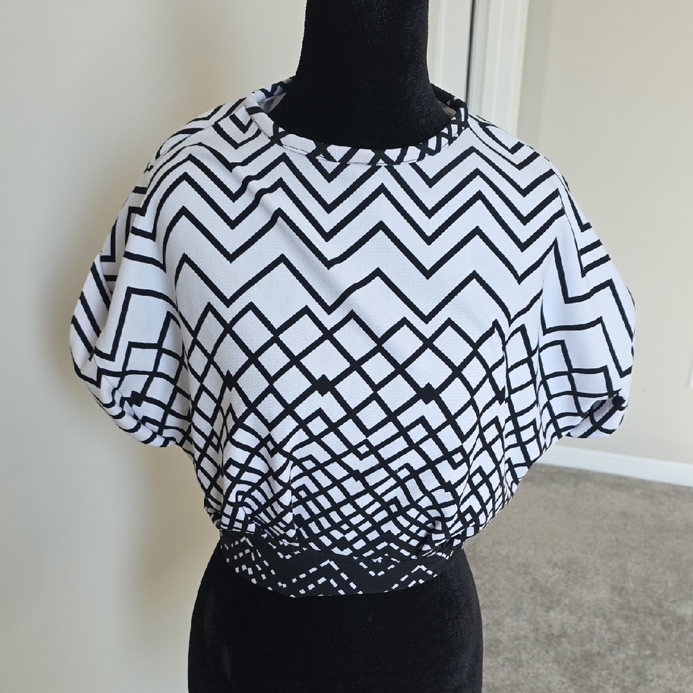 Chic Black and White Patterned Women's Blouse And Pants.